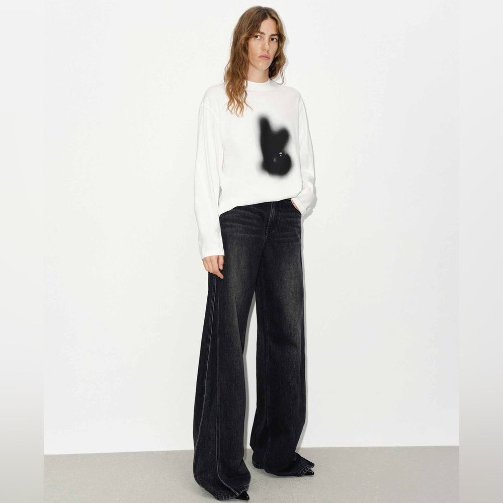 MO&CO. LONG SLEEVE CARTOON T-SHIRT Bunny Streetwear White Black XS - Picture 12 of 12